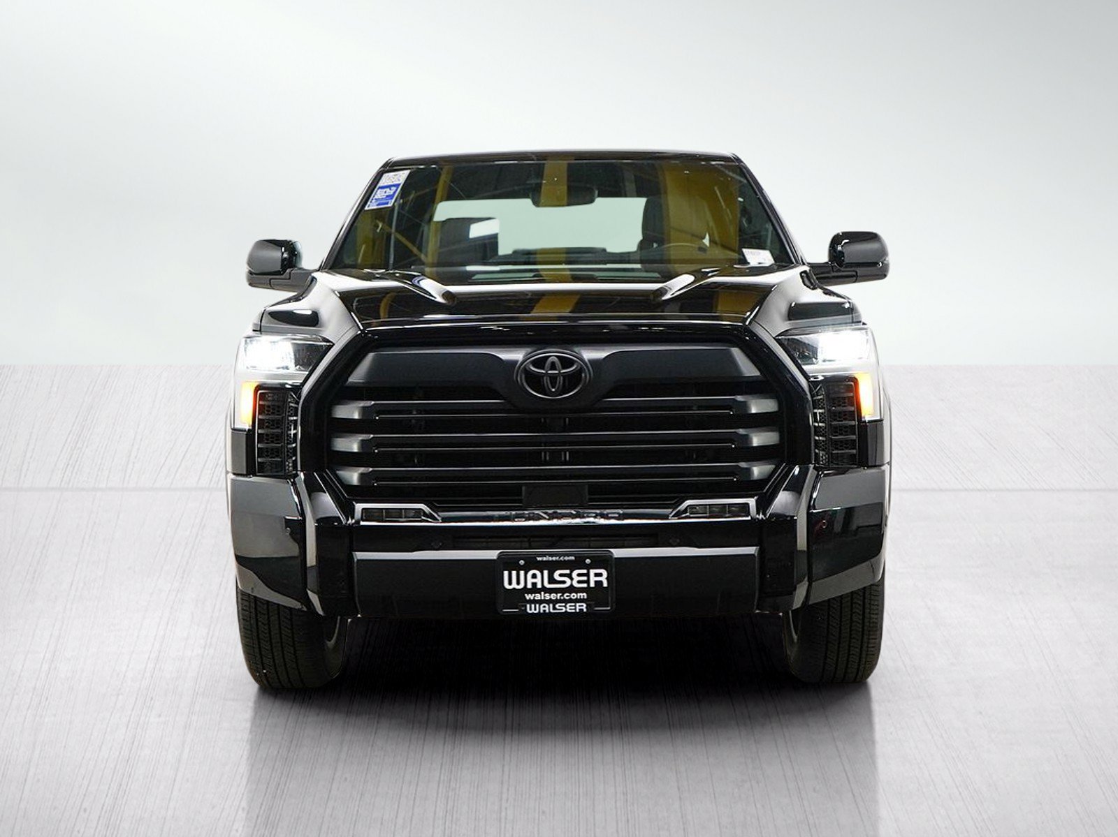 Used 2025 Toyota Tundra Limited AWD/4WD image 8