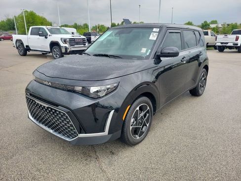 Used 2023 Kia Soul EX FWD image 2