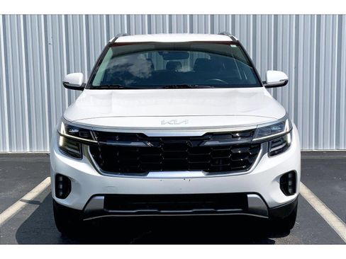 Used 2024 Kia Seltos SX AWD/4WD image 3
