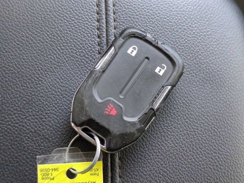 Used 2024 GMC Terrain SLE AWD/4WD image 23