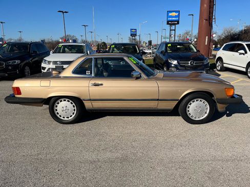 Used 1987 Mercedes-Benz 560 SL image 6