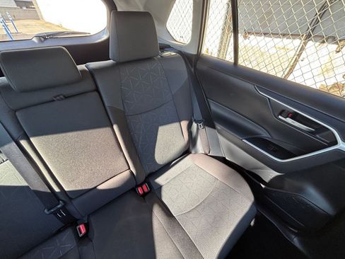 Used 2025 Toyota RAV4 XLE image 37