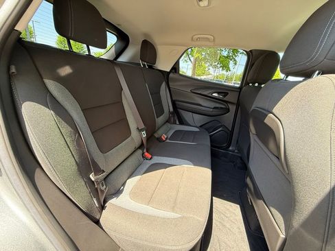 Used 2023 Chevrolet TrailBlazer LT FWD image 23