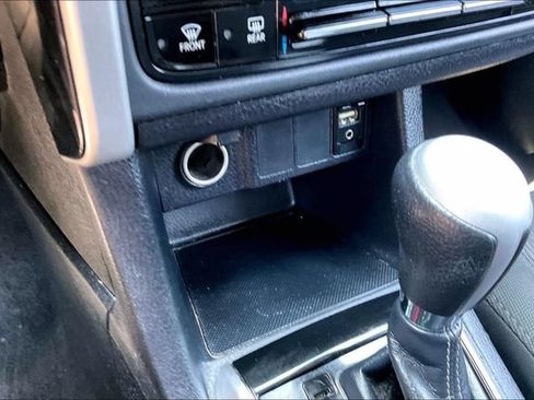 Used 2018 Toyota Corolla LE FWD image 29