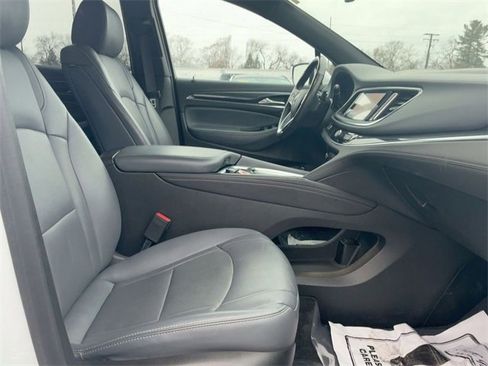 Used 2024 Buick Enclave Premium image 31