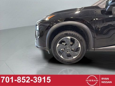 Certified 2025 Nissan Rogue SV image 23