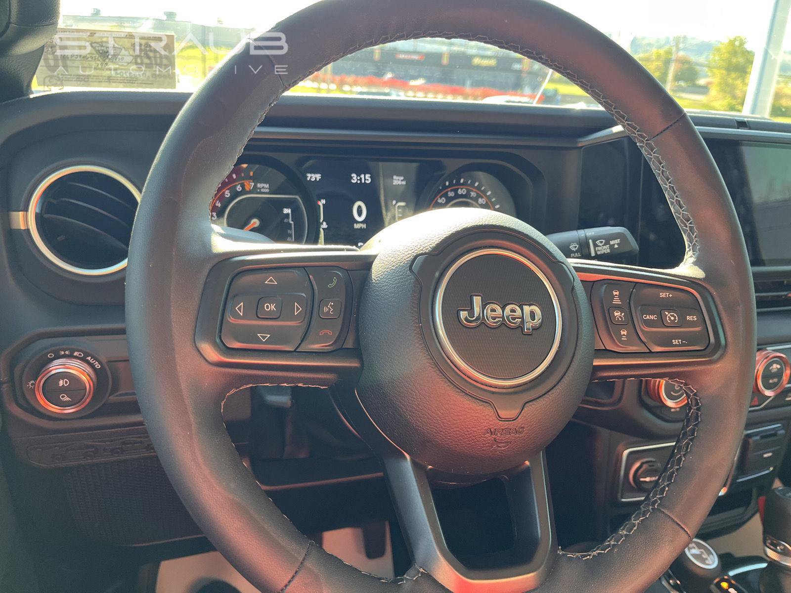 Used 2025 Jeep Gladiator Sport AWD/4WD image 18