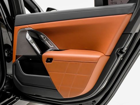 Used 2025 BMW 760i xDrive image 36