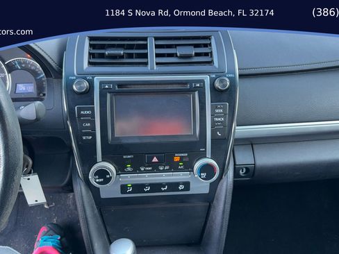 Used 2014 Toyota Camry L image 14