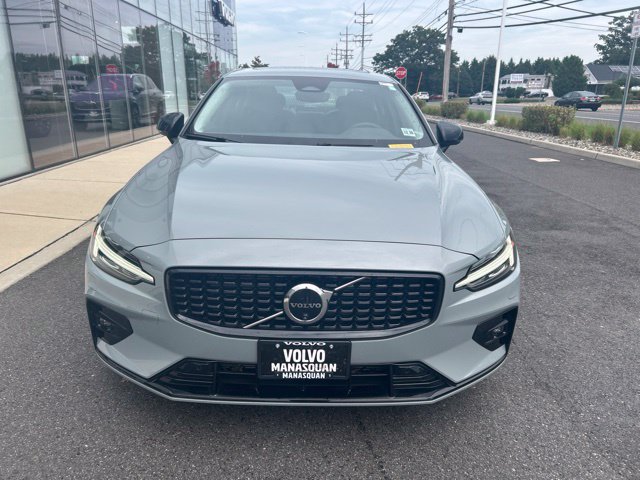 Certified 2024 Volvo S60 B5 Plus w/ Climate Package AWD/4WD image 7