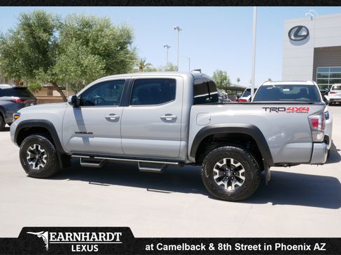 Used 2021 Toyota Tacoma TRD Off-Road w/ TRD Premium Off Road Package AWD/4WD image 5