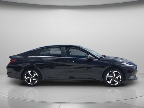 Used 2023 Hyundai Elantra Limited FWD image 7