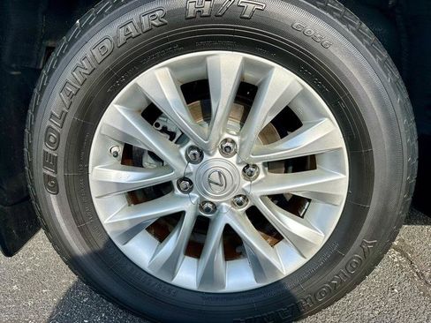 Used 2015 Lexus GX 460 w/ Premium Package image 40