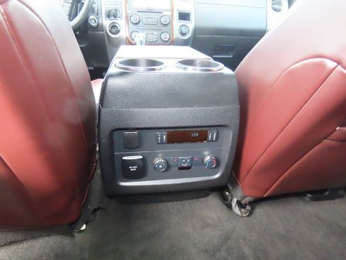 Used 2017 Ford Expedition EL Platinum image 25