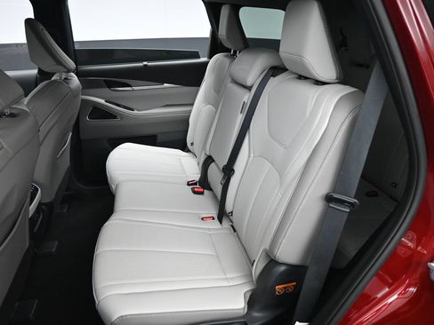 Used 2026 INFINITI QX60 Luxe w/ Cargo Package FWD image 11