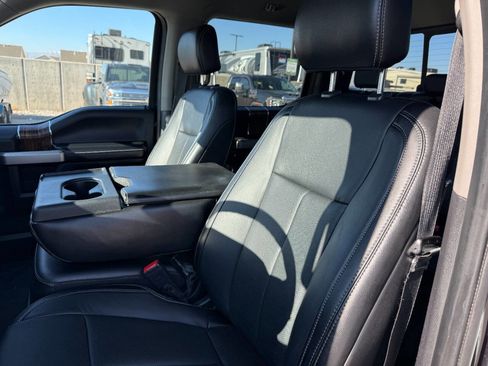 Used 2020 Ford F150 Lariat w/ Max Trailer Tow Package image 18