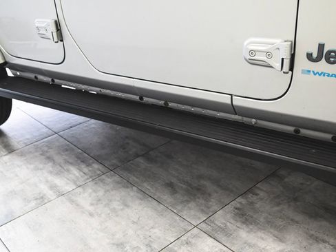 Used 2024 Jeep Wrangler Unlimited w/ Convenience Group image 36