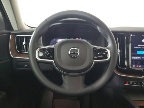 Used 2024 Volvo XC60 B5 Plus w/ Protection Package Premier AWD/4WD image 18