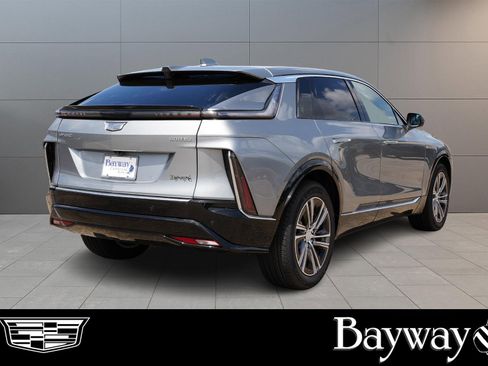 New 2025 Cadillac Lyriq Luxury image 5