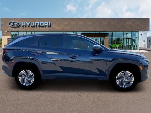 New 2026 Hyundai Tucson Blue SE image 10