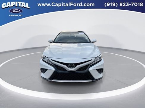 Used 2020 Toyota Camry XSE image 3