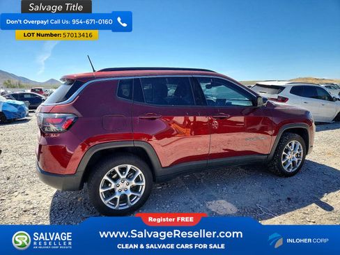 Used 2022 Jeep Compass Latitude w/ Sun and Sound Group AWD/4WD image 4