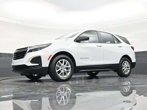 Used 2022 Chevrolet Equinox LS FWD image 21