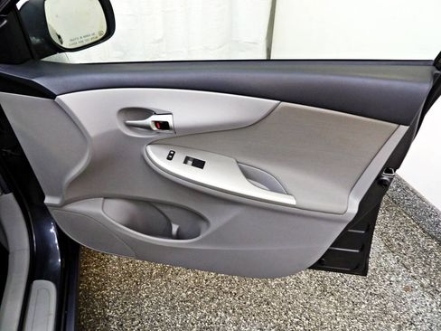 Used 2013 Toyota Corolla LE FWD image 11
