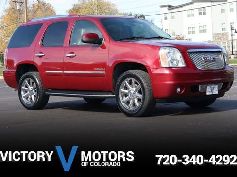 Used 2011 GMC Yukon Denali image 1