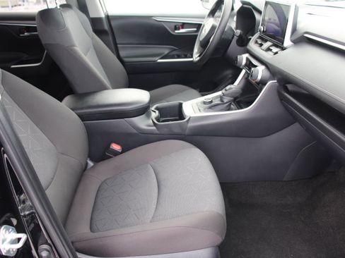 Certified 2025 Toyota RAV4 XLE image 20