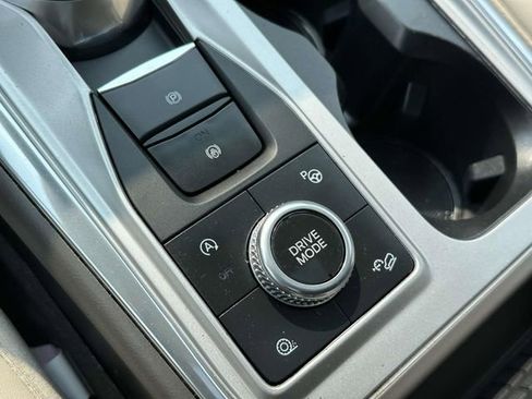 Used 2020 Ford Explorer Platinum image 18