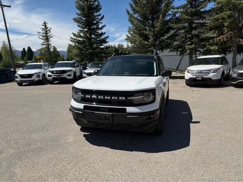 Used 2022 Ford Bronco Sport Outer Banks w/ Tech Package AWD/4WD image 3