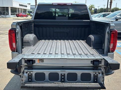 Certified 2024 GMC Sierra 1500 AT4 w/ Technology Package AWD/4WD image 7