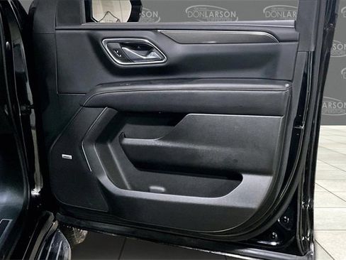 Used 2023 GMC Yukon XL AT4 image 12