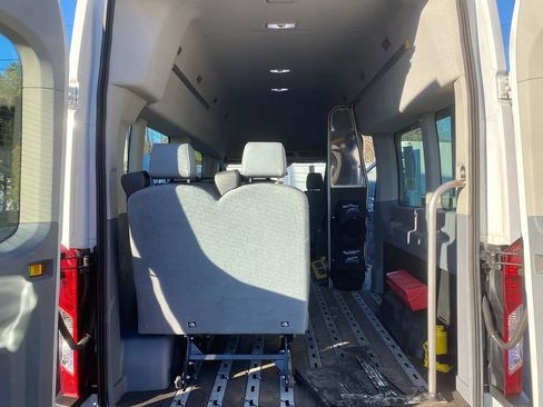 Used 2019 Ford Transit 350 XL image 30