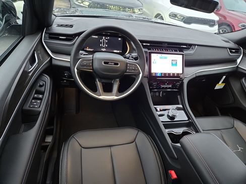 New 2025 Jeep Grand Cherokee L Limited w/ Trailer Tow Package image 8