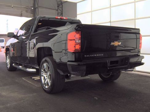 Used 2018 Chevrolet Silverado 1500 Custom w/ Custom Value Package RWD image 2
