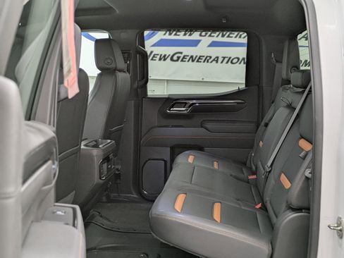 Used 2022 GMC Sierra 1500 AT4 image 26