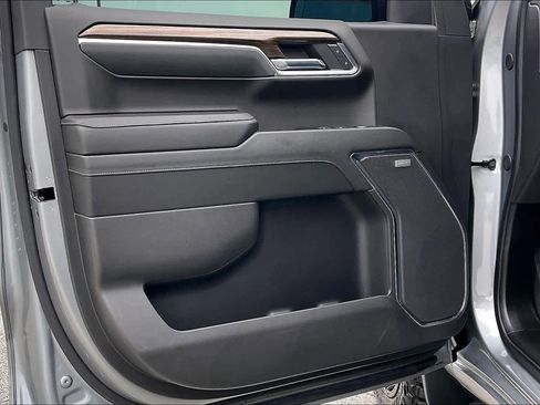 Used 2024 Chevrolet Silverado 1500 LT Trail Boss w/ Convenience Package II AWD/4WD image 21