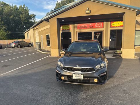 Used 2019 Kia Forte LXS image 2