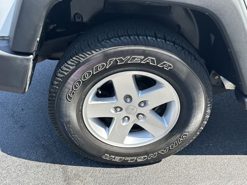Used 2018 Jeep Wrangler Unlimited Sport S AWD/4WD image 20