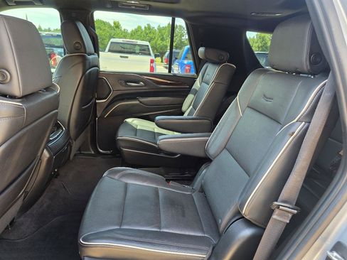 Used 2024 Cadillac Escalade Premium Luxury AWD/4WD image 26