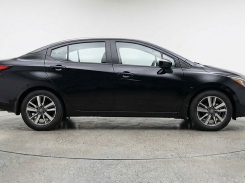 Used 2025 Nissan Versa SV image 11