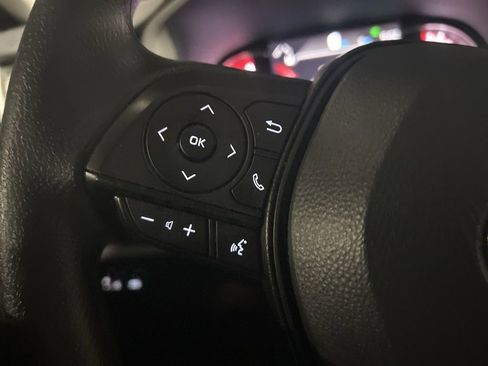 Used 2025 Toyota RAV4 XLE AWD/4WD image 22