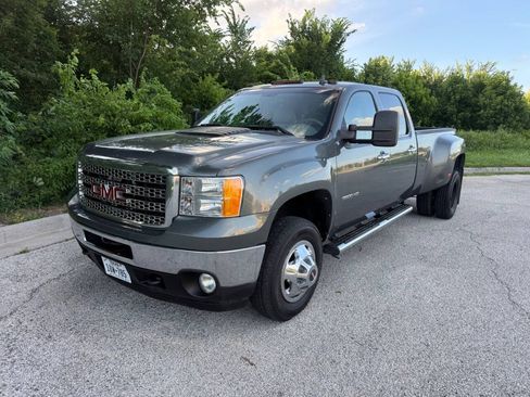Used 2011 GMC Sierra 3500 SLT w/ SLT Convenience Package AWD/4WD image 2