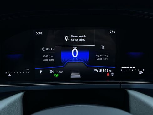 Used 2024 Volkswagen Taos SE w/ Panoramic Sunroof Package FWD image 30