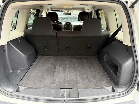 Used 2011 Jeep Patriot Latitude image 10