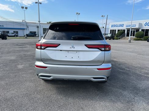 Used 2022 Mitsubishi Outlander SEL Black Edition FWD image 5