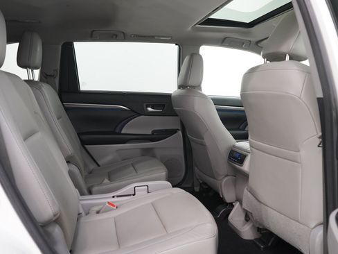 Used 2017 Toyota Highlander Limited AWD/4WD image 14