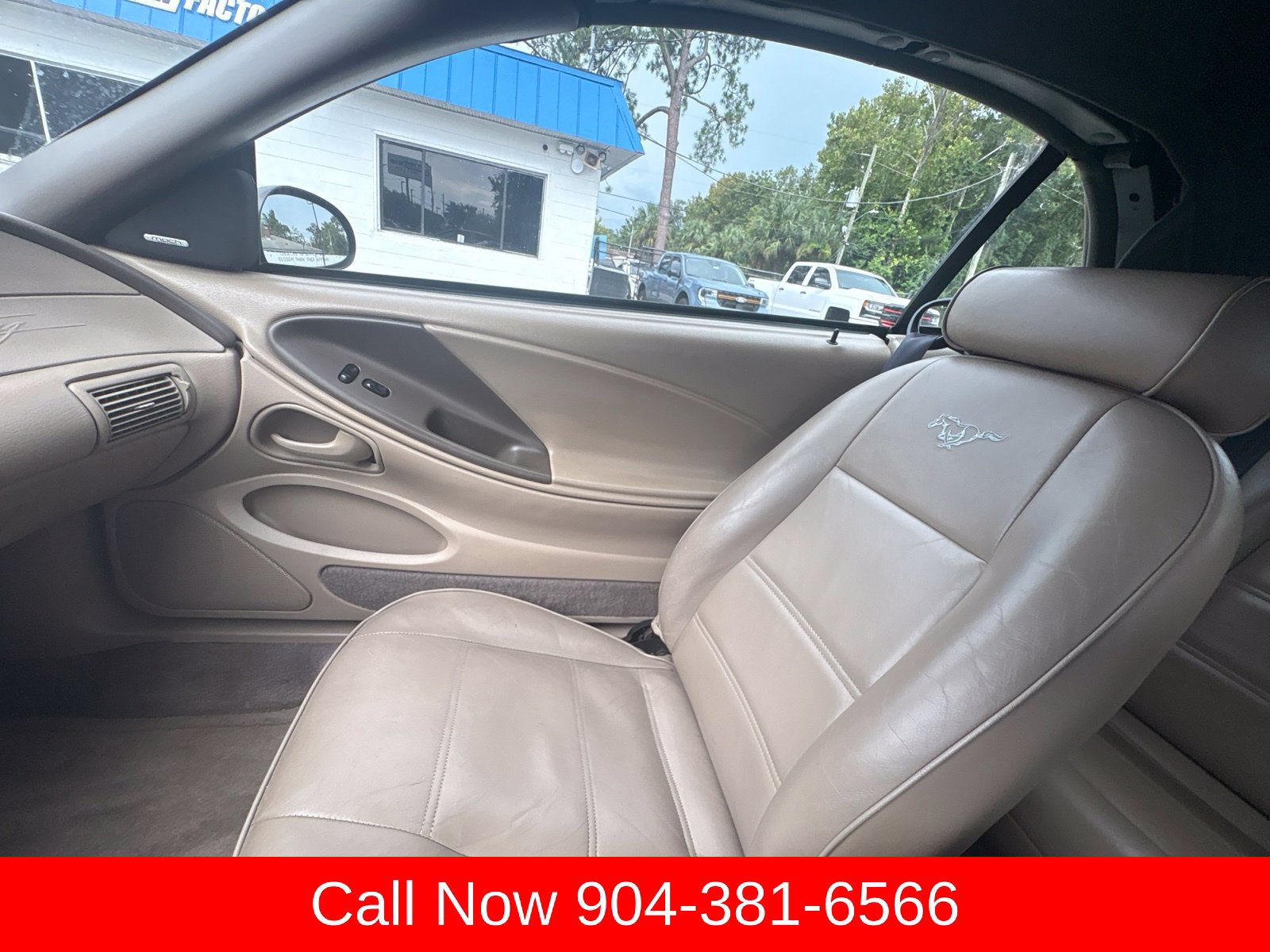Used 2002 Ford Mustang Convertible RWD image 24